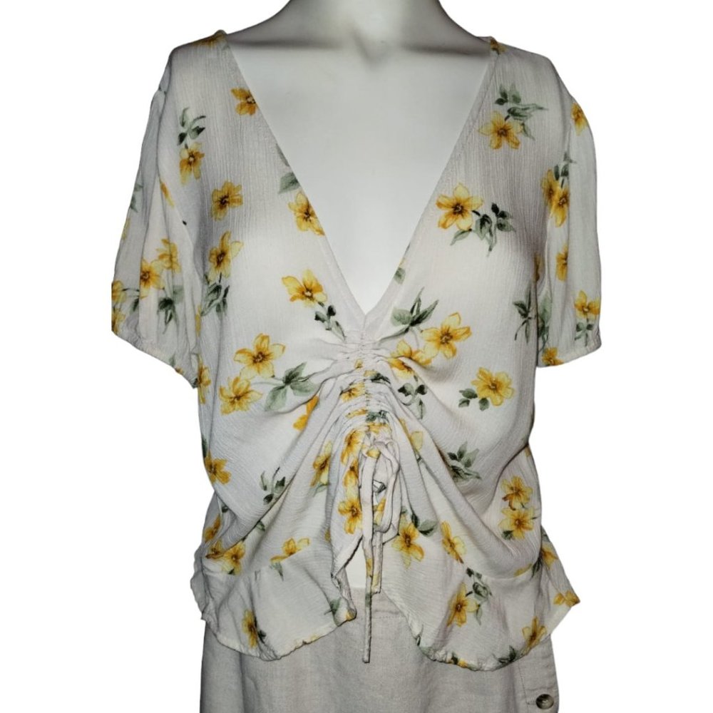 American Eagle Floral Daisies Cinch V-neck Front Top Yellow , ruffle hem Med